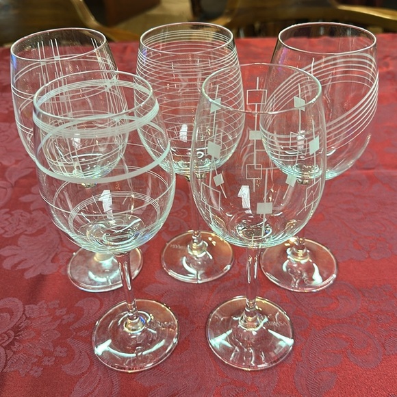 Mikasa CHEERS Etched Crystal White Wine Goblets All Different Preowned - Picture 1 of 12